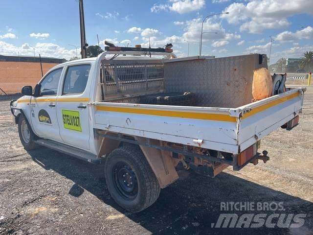 Toyota HiLux 皮卡车