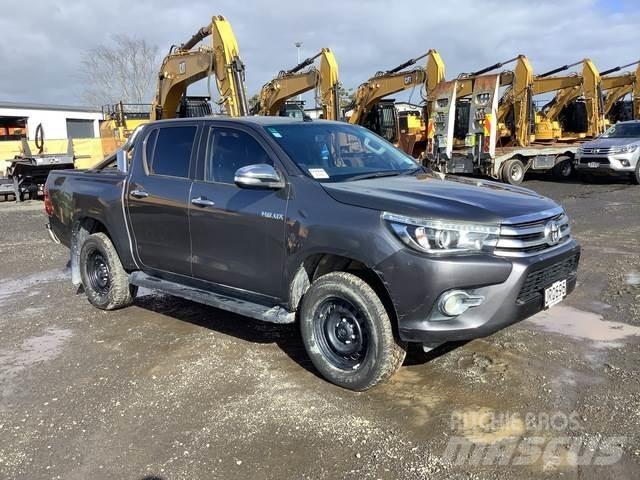 Toyota HiLux 皮卡车