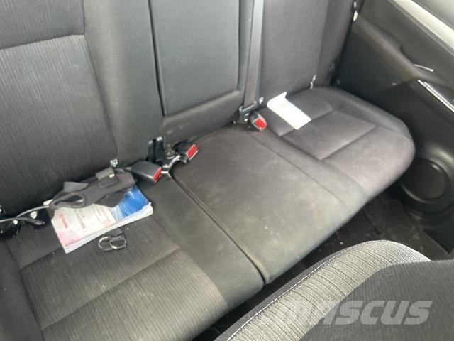 Toyota HiLux 其他