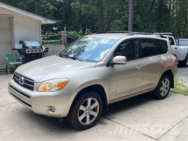 Toyota RAV4 汽车