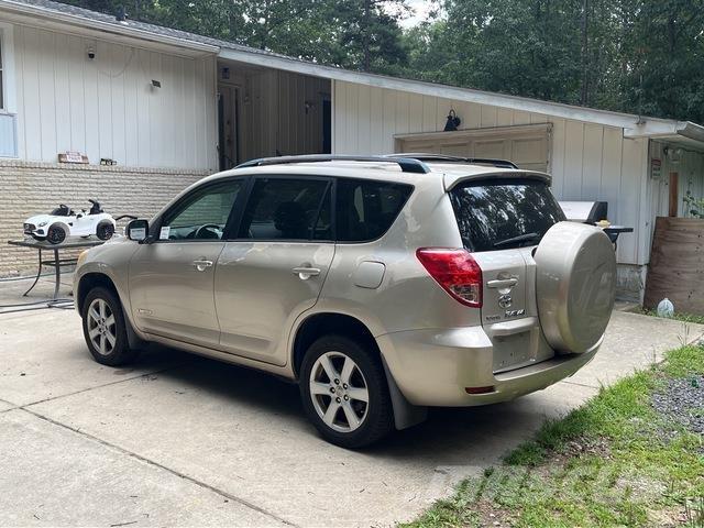 Toyota RAV4 汽车