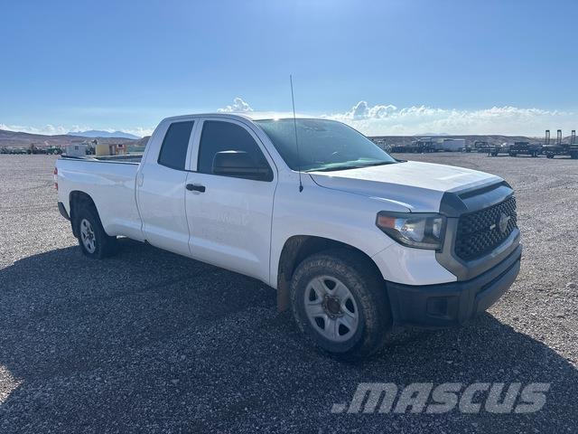 Toyota Tundra 皮卡车