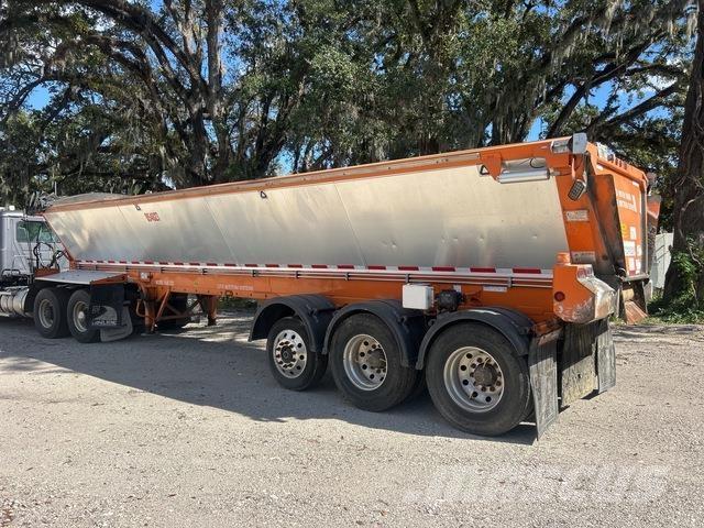 Trail King  自装卸半拖车