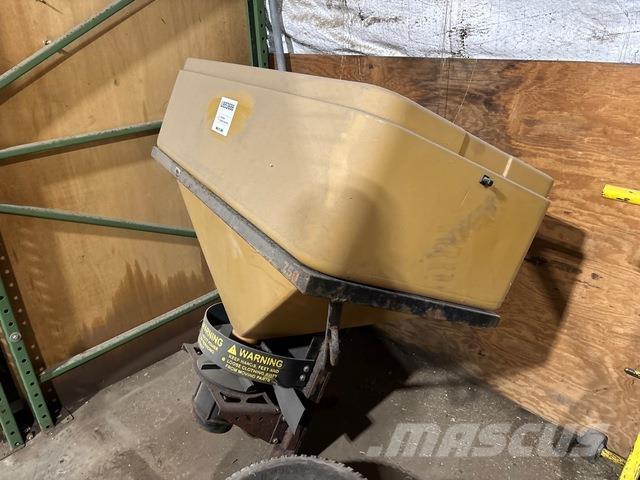  Trailhawk 750 融雪撒布机