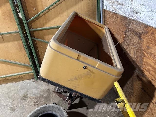  Trailhawk 750 融雪撒布机