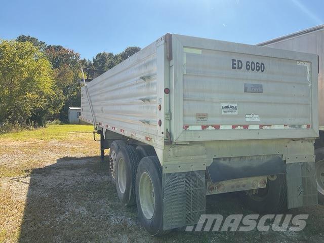 Travis  自卸拖车