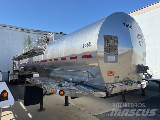 Tremcar  罐式拖车