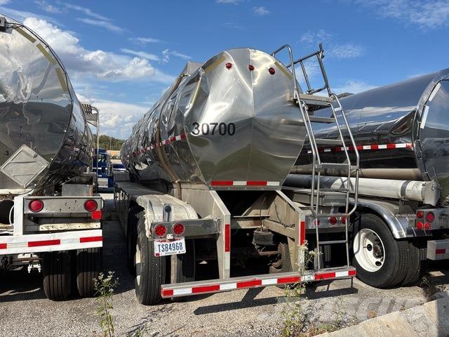 Tremcar  罐式拖车