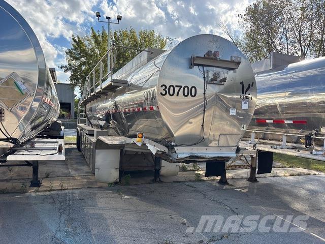 Tremcar  罐式拖车