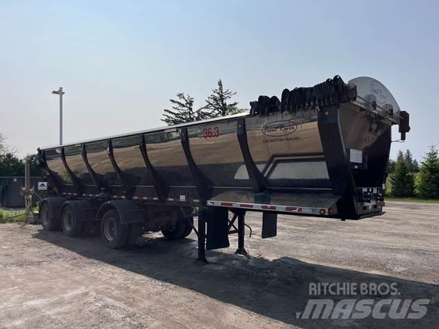  Trout River 自装卸半拖车