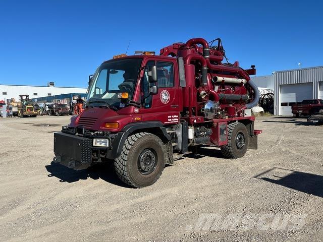 Unimog U5000 履带挖掘机