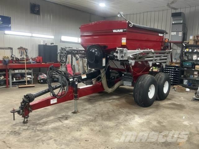 Valmar 5500 矿物肥料撒播机
