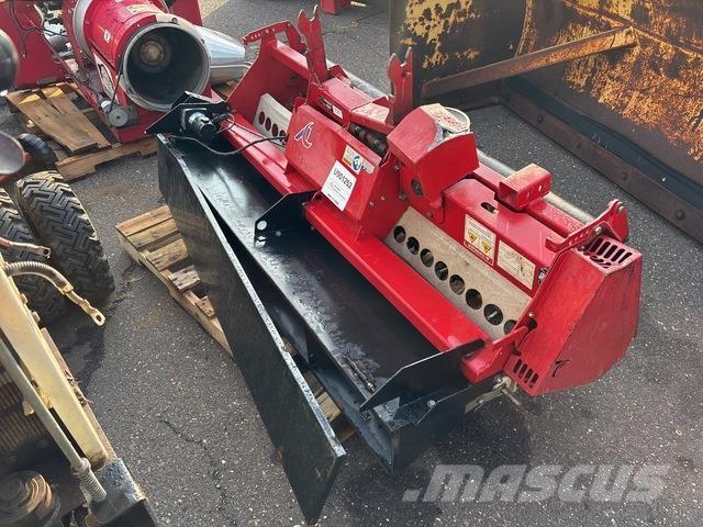 Ventrac EA600 通风机和垂直割草机