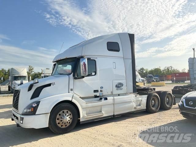 Volvo  牵引车