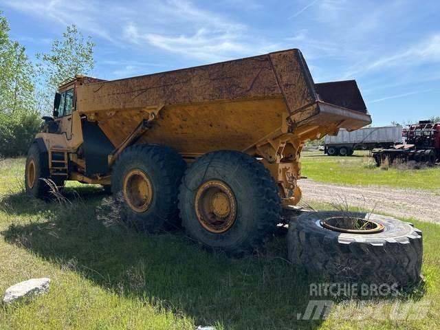 Volvo A25C 6x6 铰接式自卸车