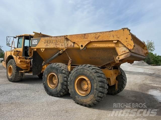 Volvo A25D 铰接式自卸车