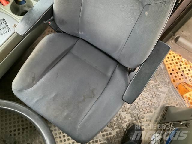 Volvo A30D 铰接式自卸车