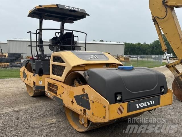 Volvo DD110B 双轮压路机