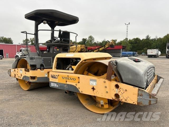 Volvo DD138HF 双轮压路机