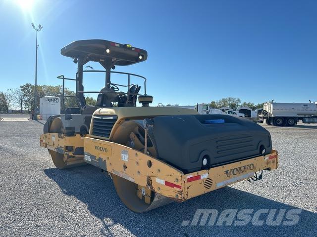 Volvo DD138HF 双轮压路机
