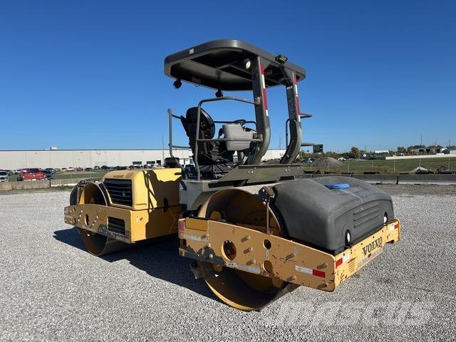 Volvo DD138HF 双轮压路机