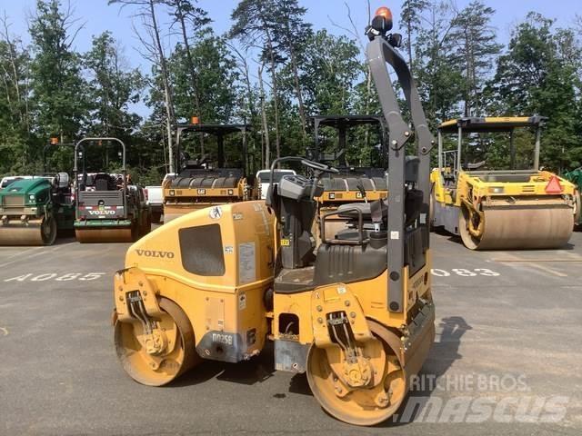 Volvo DD25B 双轮压路机