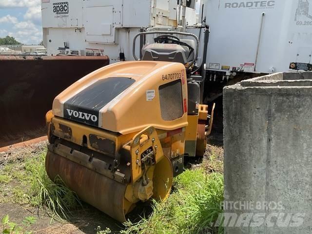 Volvo DD25B 双轮压路机