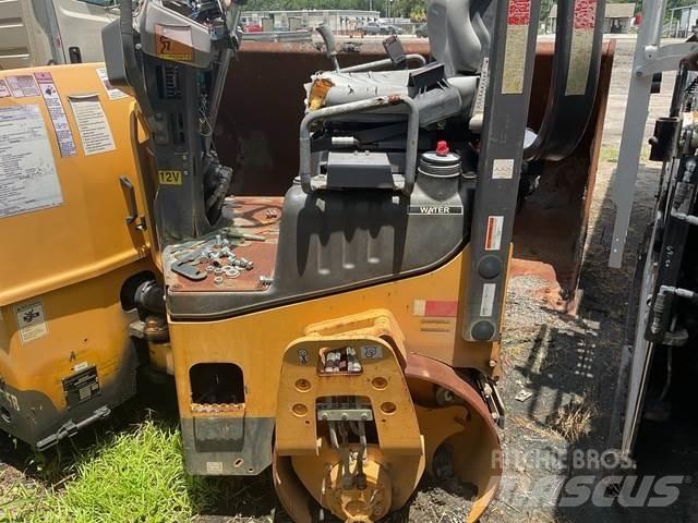 Volvo DD25B 双轮压路机