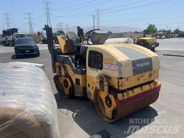 Volvo DD29 双轮压路机