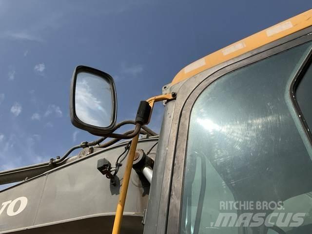 Volvo EC210D 履带挖掘机