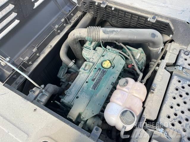 Volvo EC220DB 履带挖掘机