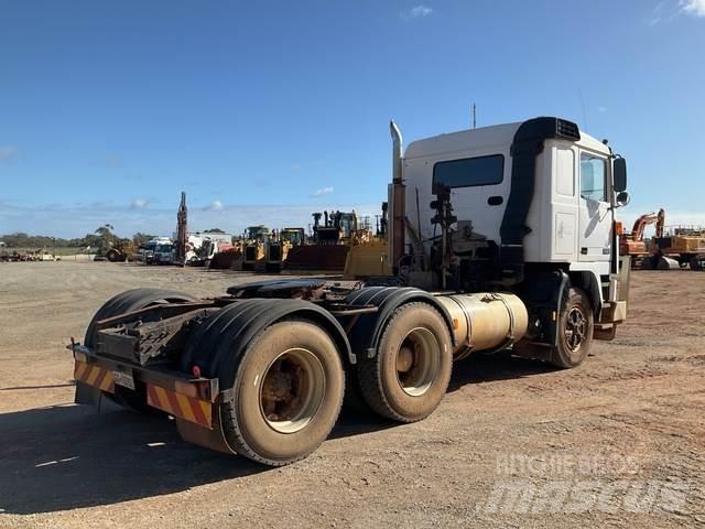Volvo F12 牵引车