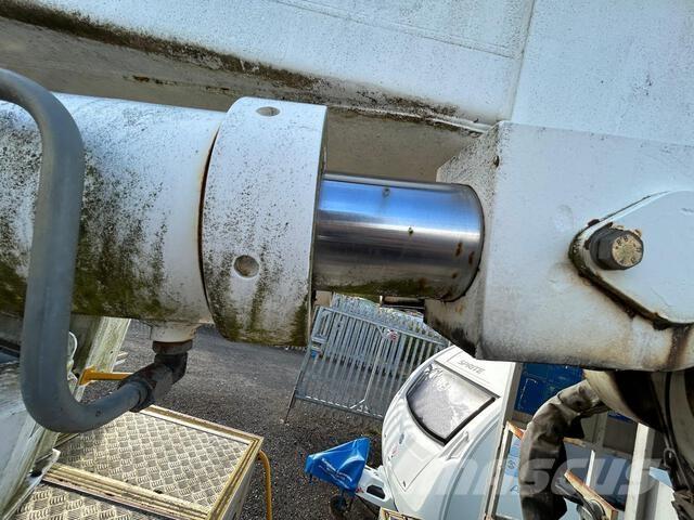 Volvo FL10 车载式高空作业车