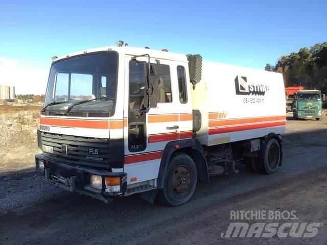 Volvo FL611 道路清扫车