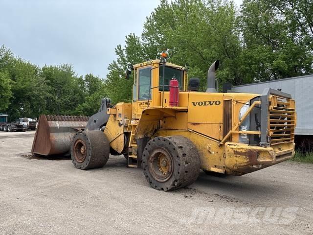Volvo L220E 轮式装载机