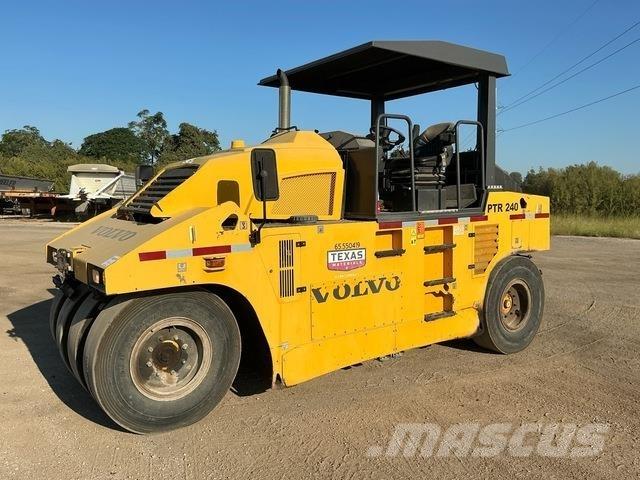 Volvo PTR240 胶轮压路机