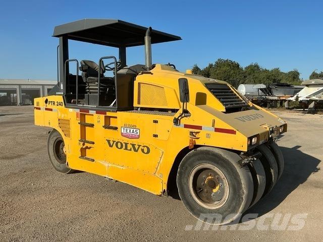Volvo PTR240 胶轮压路机