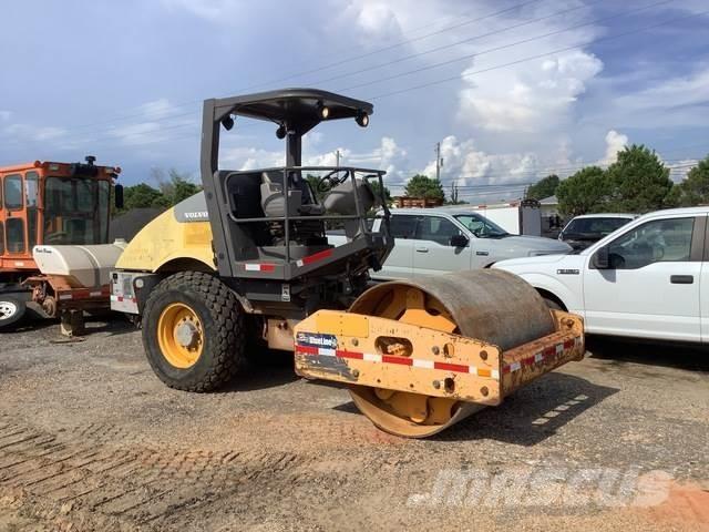 Volvo SD70D 单轮压路机
