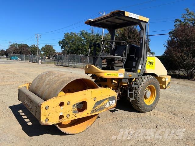 Volvo SD75B 单轮压路机