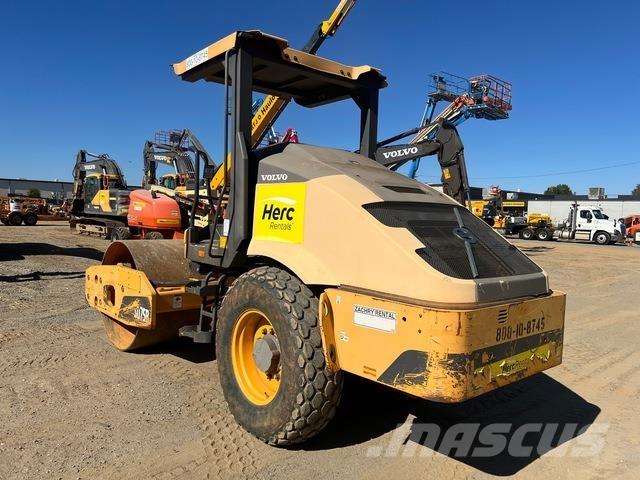 Volvo SD75B 单轮压路机