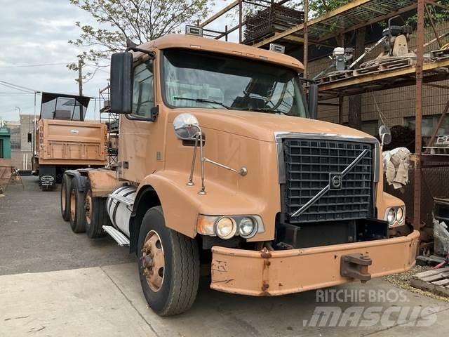 Volvo VHD 牵引车