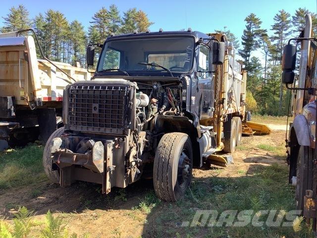 Volvo VHD 推雪机