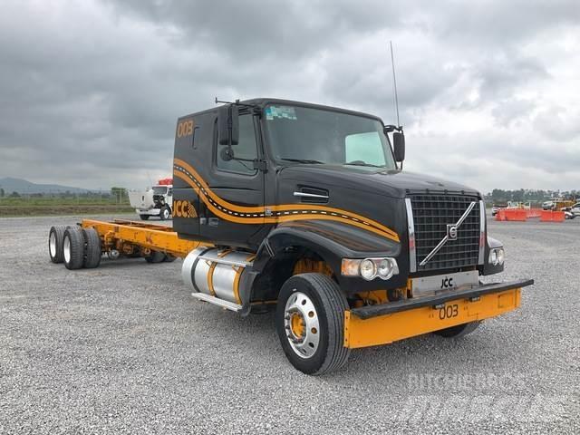 Volvo VHD64F 驾驶室与内部
