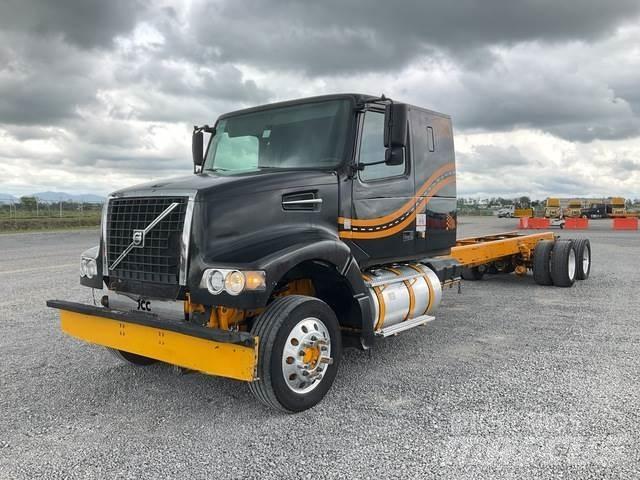 Volvo VHD64F 驾驶室与内部