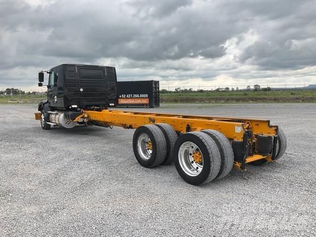 Volvo VHD64F 驾驶室与内部