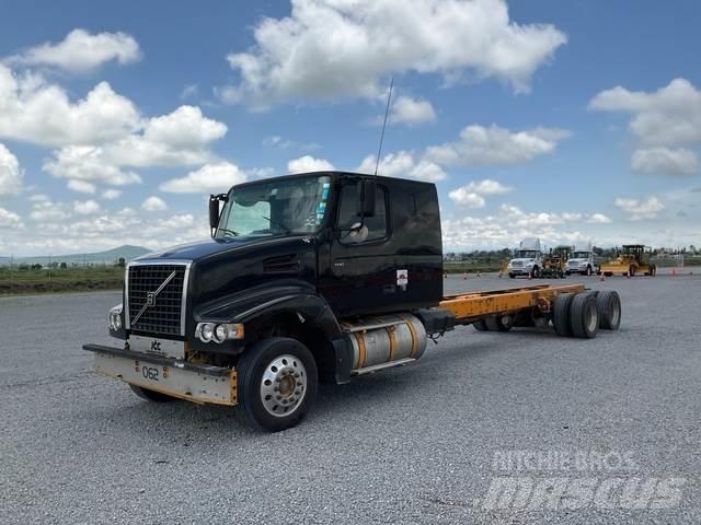 Volvo VHD64F 驾驶室与内部