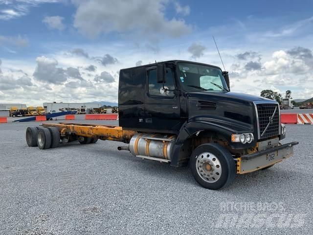 Volvo VHD64F 驾驶室与内部