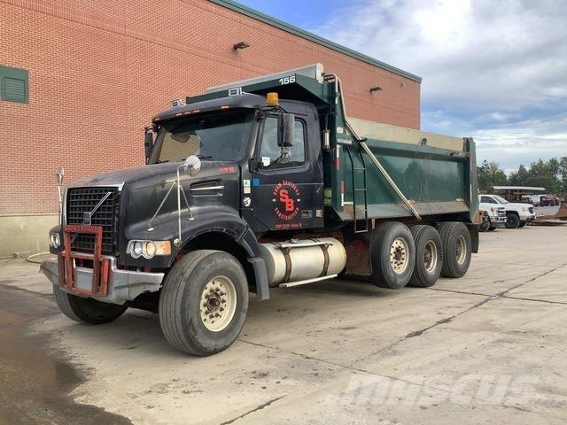 Volvo VHD84F 自卸式货车