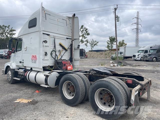 Volvo VLN670 牵引车