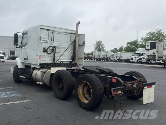 Volvo VN64T 牵引车